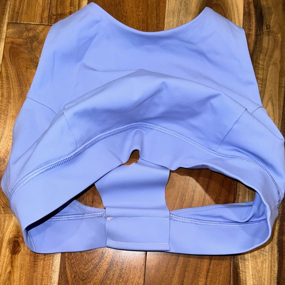 LuLuLemon High Neck Sports Bra - Picture 3 of 3